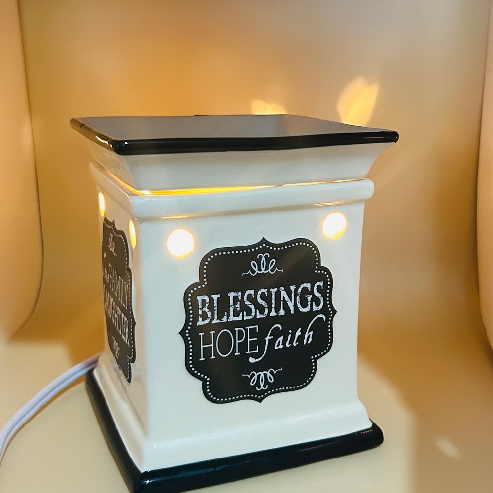 Intertek Wax Scent Warmer With Bulb. Cream & Black. Inspirational